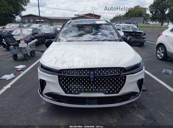 5LMPJ8K40SJ963495 2025 LINCOLN NAUTILUS White Widok z przodu