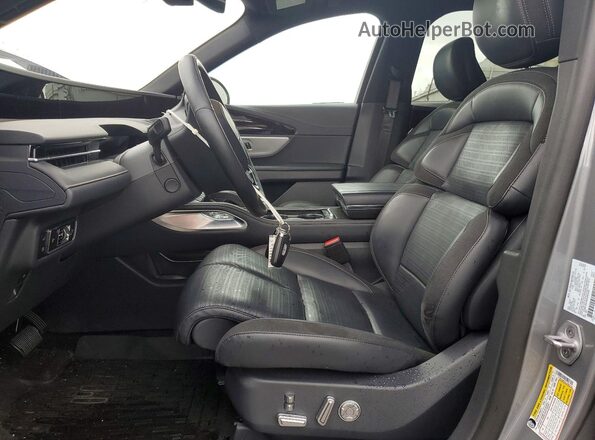 5LMPJ8K46SJ885434 2025 LINCOLN NAUTILUS Gray Front interior view