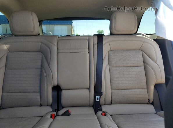 5LMPJ8K49SJ951815 2025 LINCOLN NAUTILUS Gray Հետևի նստատեղերի տեսք