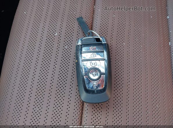 5LMPJ8K4XTJ004137 2026 LINCOLN NAUTILUS Black Вид панелі приладів