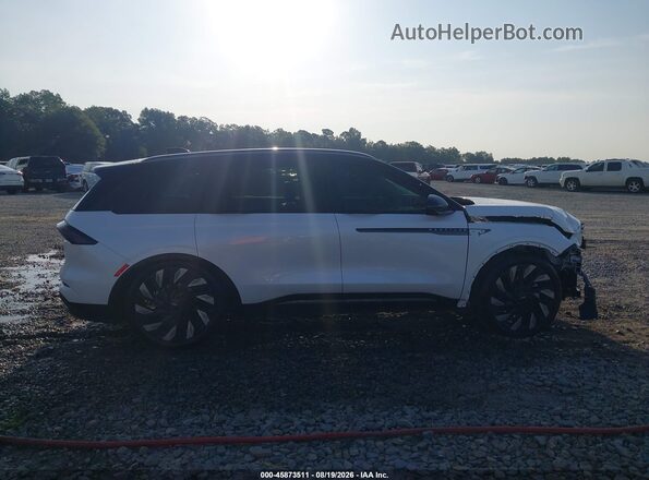 5LMPJ8KA5TJ052618 2026 LINCOLN NAUTILUS Белый Вид задней части салона
