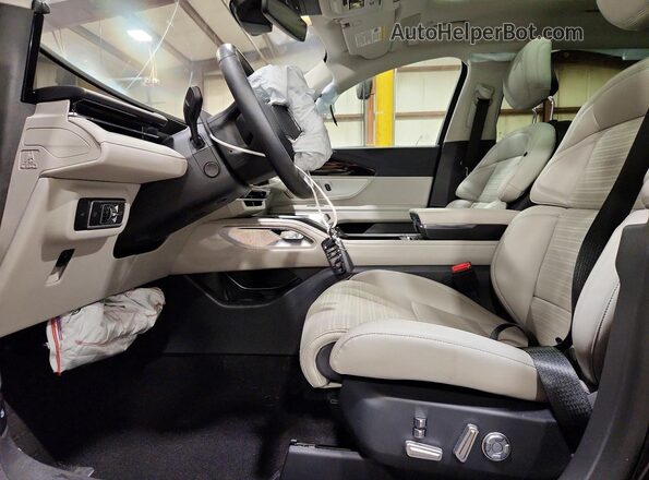 5LMPJ8KA8TJ008211 2026 LINCOLN NAUTILUS Black Вид салону спереду
