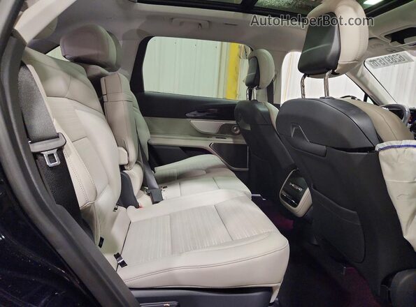 5LMPJ8KA8TJ008211 2026 LINCOLN NAUTILUS Black Вид задньої частини салону