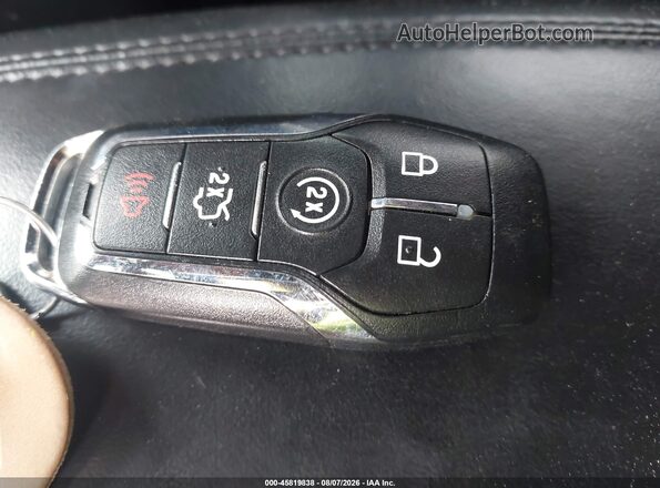 5LMTJ3DH5GUJ18181 2016 LINCOLN MKC Белый Вид панели приборов