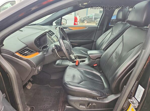 5LMTJ3DH7HUL49312 2017 LINCOLN MKC Черный Вид салона спереди