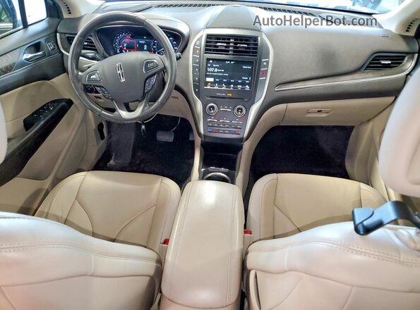 5LMTJ3DH8HUL51103 2017 LINCOLN MKC Черный Вид панели приборов