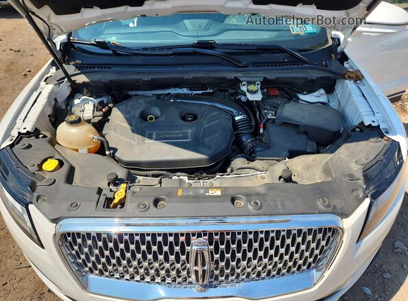 5LMTJ3DH9KUL45057 2019 LINCOLN MKC White Vista del compartimento del motor