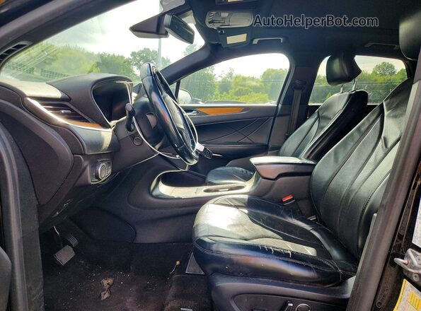 5LMTJ3DHXGUJ10884 2016 LINCOLN MKC Black Front interior view