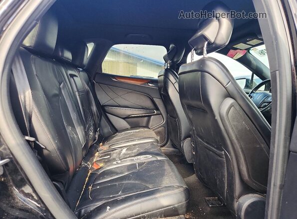 5LMTJ3DHXGUJ10884 2016 LINCOLN MKC Black Rear interior view