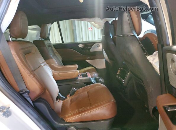 5LMYJ8XY2MNL00053 2021 LINCOLN AVIATOR White Vista interior trasera