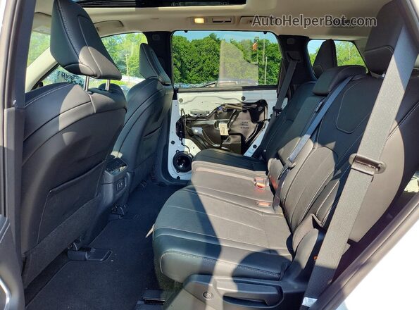 5N1AL1FS8TC335094 2026 INFINITI QX60 White Vista interior trasera