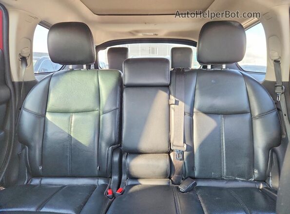 5N1AR2MM1GC656845 2016 NISSAN PATHFINDER Red Հետևի նստատեղերի տեսք