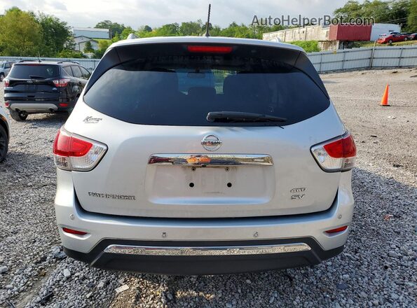 5N1AR2MM4GC620745 2016 NISSAN PATHFINDER Silver Rear view