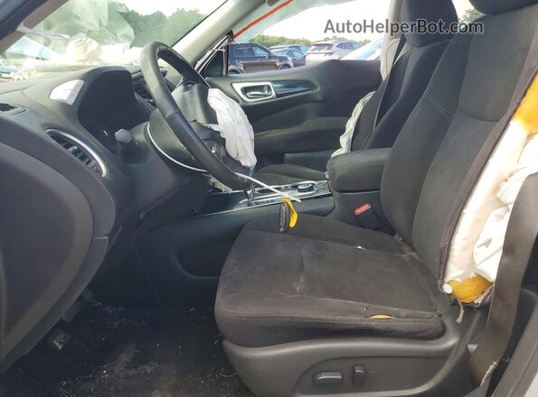 5N1AR2MMXGC611211 2016 NISSAN PATHFINDER Серебряный Вид салона спереди