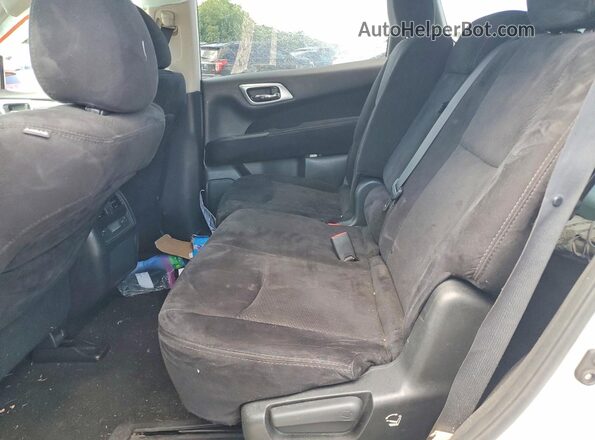 5N1AR2MMXGC611211 2016 NISSAN PATHFINDER Серебряный Вид задней части салона