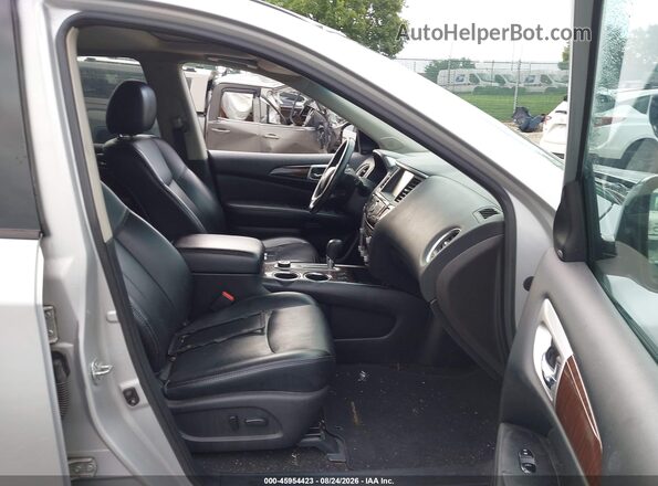 5N1AR2MMXGC615579 2016 NISSAN PATHFINDER Silver Вид салону спереду