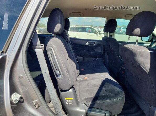 5N1AR2MN2GC624592 2016 NISSAN PATHFINDER Gray Rear interior view