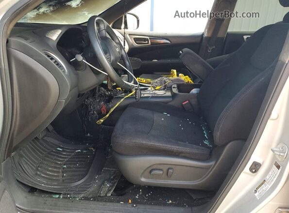 5N1AR2MN3GC622592 2016 NISSAN PATHFINDER Silver Вид салону спереду