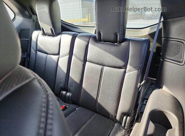 5N1AR2MN3GC658122 2016 NISSAN PATHFINDER Gray Rear seats view