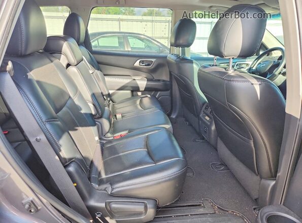 5N1AR2MN3GC658122 2016 NISSAN PATHFINDER Gray Rear interior view