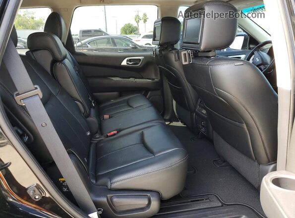 5N1AR2MN4GC629468 2016 NISSAN PATHFINDER Charcoal Widok wnętrza z tyłu