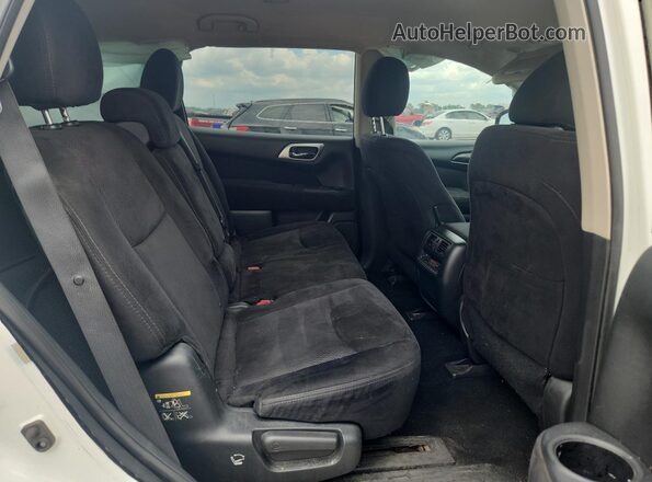 5N1AR2MN4GC648599 2016 NISSAN PATHFINDER Белый Вид задней части салона