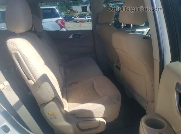 5N1AR2MN5GC627292 2016 NISSAN PATHFINDER White Rear interior view