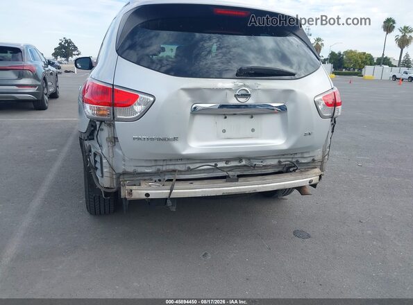 5N1AR2MN7GC647558 2016 NISSAN PATHFINDER Silver Front view