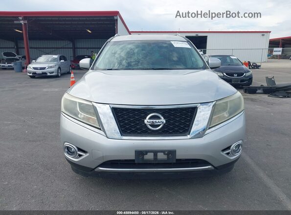 5N1AR2MN7GC647558 2016 NISSAN PATHFINDER Silver Rear interior view