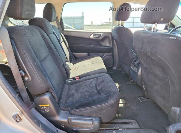 5N1AR2MN9GC668878 2016 NISSAN PATHFINDER Silver Вид задньої частини салону