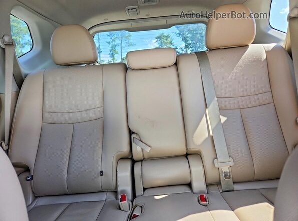 5N1AT2MT0JC763787 2018 NISSAN ROGUE White Vista de los asientos traseros