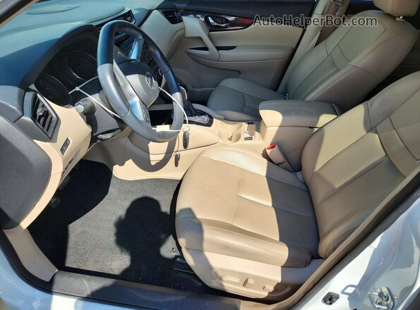 5N1AT2MT0JC763787 2018 NISSAN ROGUE White Vista interior delantera