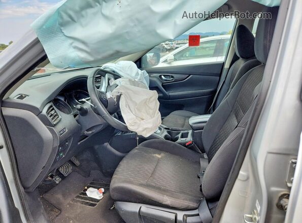 5N1AT2MT0KC800791 2019 NISSAN ROGUE Серебряный Вид салона спереди