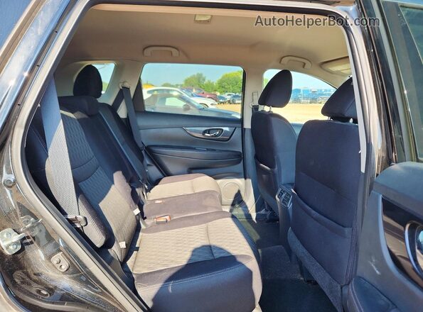 5N1AT2MT1HC834084 2017 NISSAN ROGUE Black Widok wnętrza z tyłu