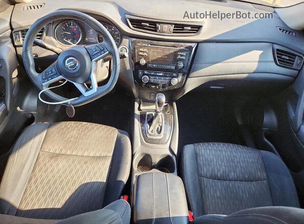 5N1AT2MT1HC834084 2017 NISSAN ROGUE Black Widok deski rozdzielczej