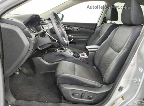 5N1AT2MT1JC714064 2018 NISSAN ROGUE Silver Вид салону спереду