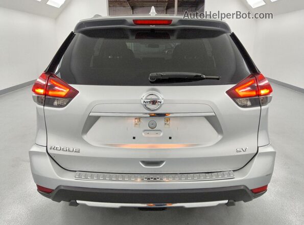 5N1AT2MT1JC714064 2018 NISSAN ROGUE Silver Вид ззаду