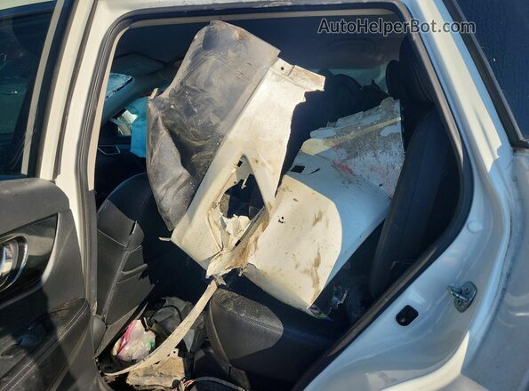 5N1AT2MT2GC781586 2016 NISSAN ROGUE Белый Вид задних сидений