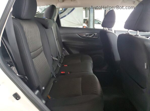 5N1AT2MT2HC865487 2017 NISSAN ROGUE White Widok tylnych siedzeń