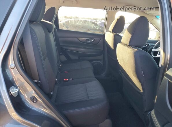 5N1AT2MT2JC816229 2018 NISSAN ROGUE Gray Rear seats view