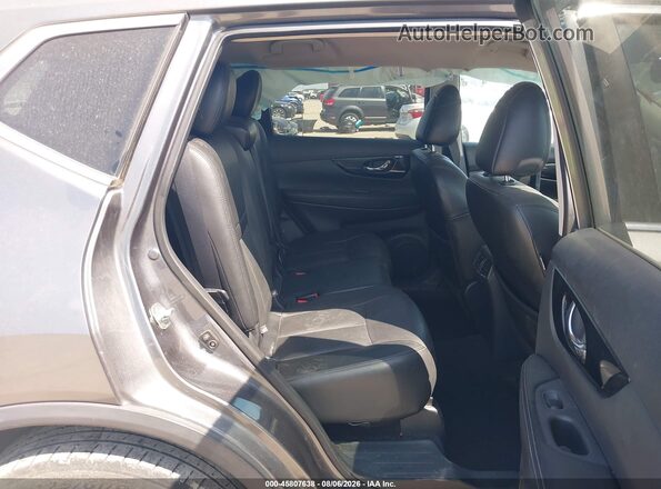 5N1AT2MT3HC854904 2017 NISSAN ROGUE Gray Widok naklejki z numerem VIN