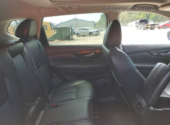 5N1AT2MT3HC877390 2017 NISSAN ROGUE Белый Вид задней части салона