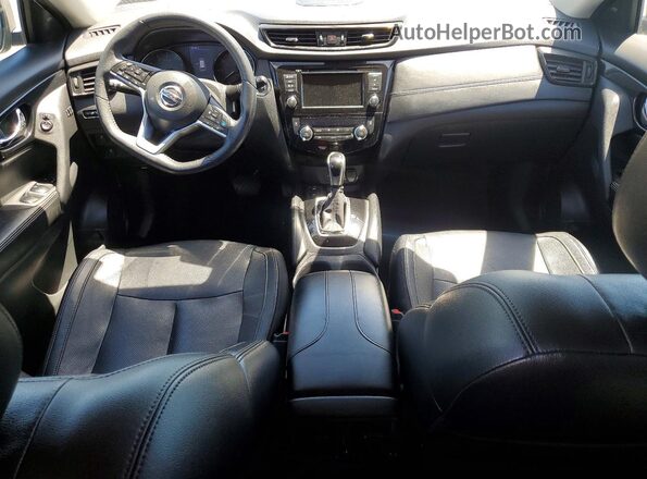 5N1AT2MT3KC753465 2019 NISSAN ROGUE Серебряный Вид панели приборов