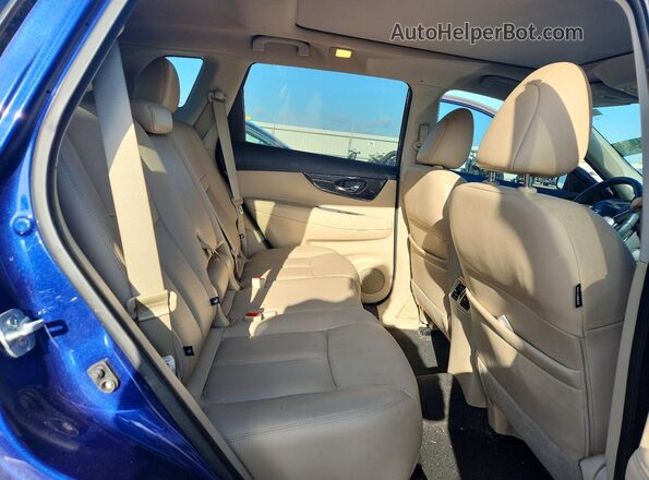 5N1AT2MT4HC739857 2017 NISSAN ROGUE Синий Вид задней части салона