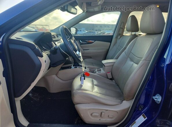 5N1AT2MT4HC739857 2017 NISSAN ROGUE Синий Вид салона спереди