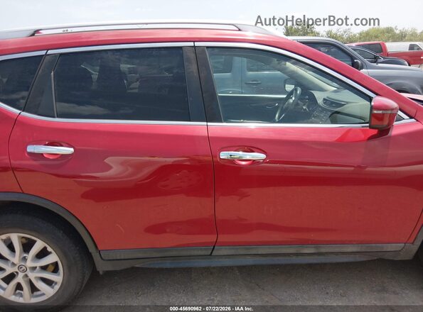 5N1AT2MT4HC816050 2017 NISSAN ROGUE Red უკანა სალონის ხედი