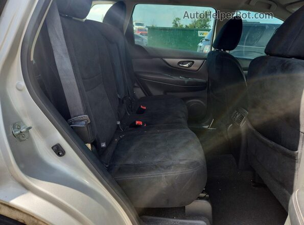5N1AT2MT5GC897199 2016 NISSAN ROGUE Silver Вид задньої частини салону