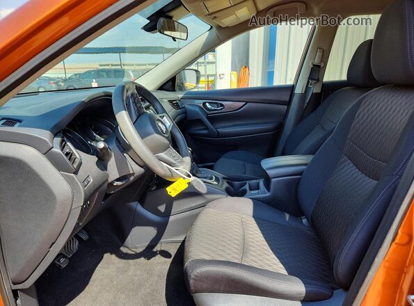 5N1AT2MT6KC709802 2019 NISSAN ROGUE Orange Вид салону спереду