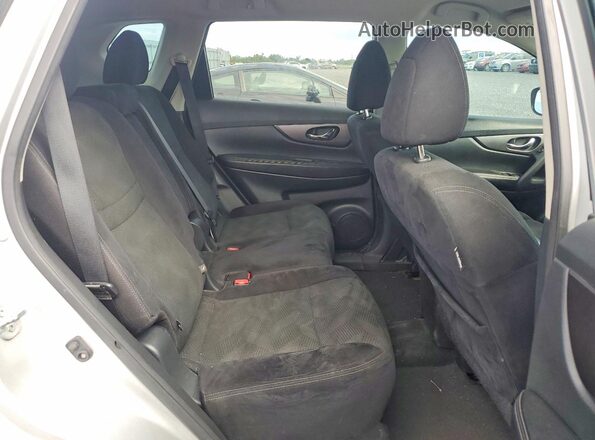 5N1AT2MT7GC803372 2016 NISSAN ROGUE Silver Rear interior view