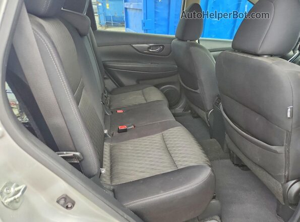 5N1AT2MT7HC832064 2017 NISSAN ROGUE Silver Սալոնի հետևի տեսք